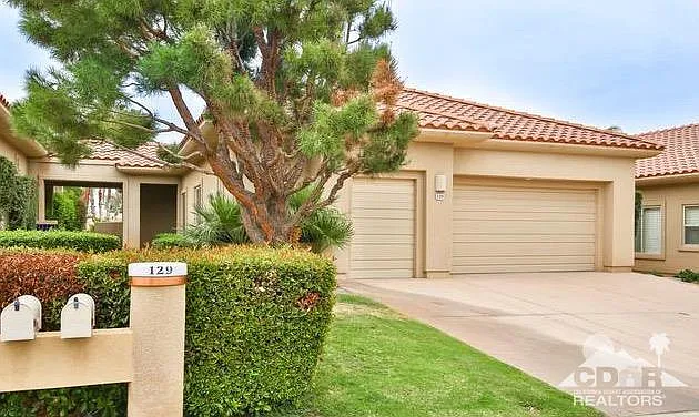 129 E Kavenish Dr — Photo 10