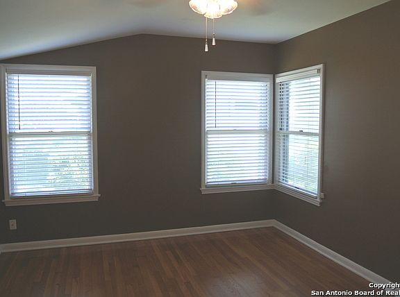 4th image of 232 Harmon Dr