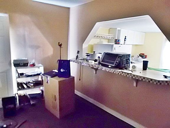 2nd image of 4521 Jackson St