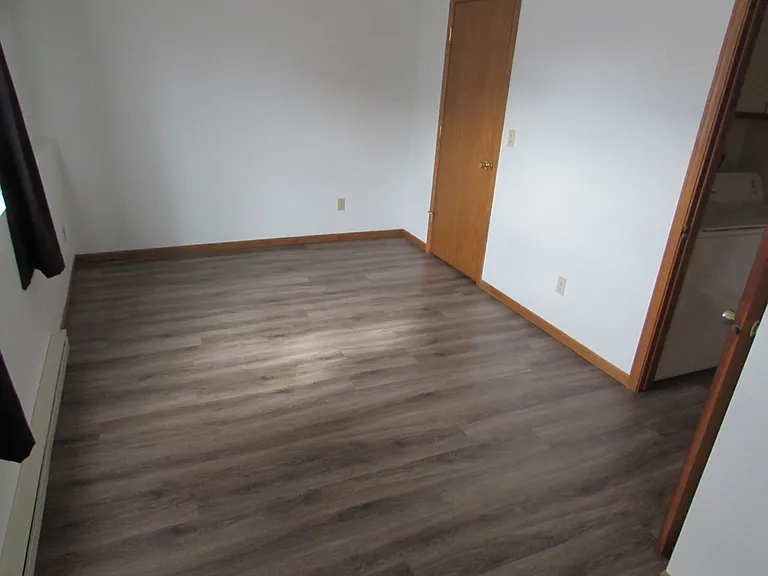 122-130 Maple Ct — Photo 4