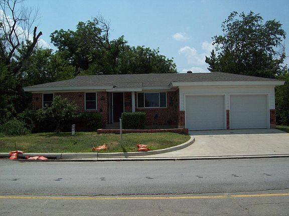 3rd image of 4925 Holiday Ln E