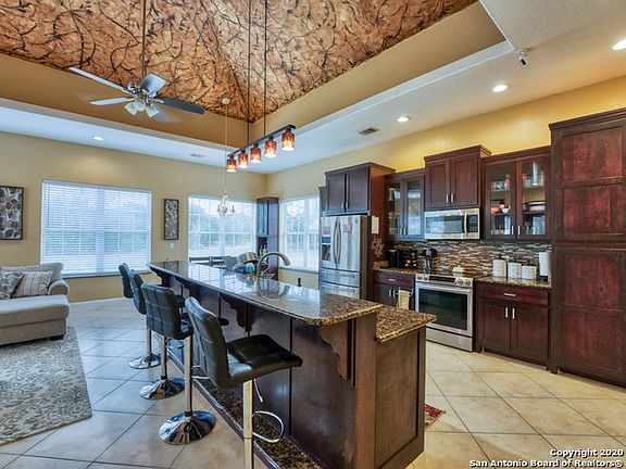 2nd image of 102 Vista Sendero