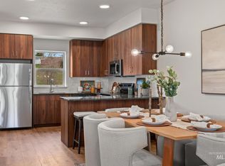 7469 W Swain Ln, Garden City, ID 83714