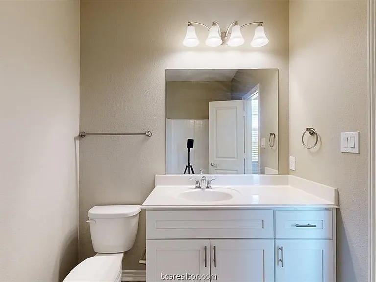2027 Harvey Mitchell Pkwy S — Photo 22