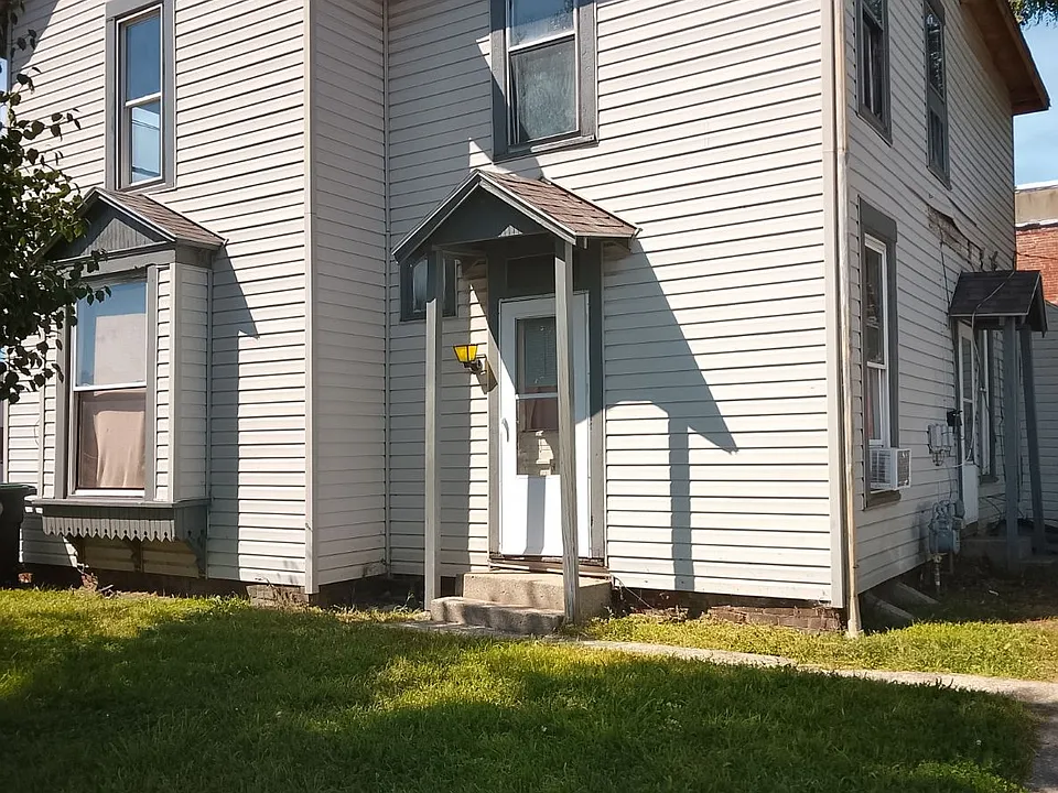 202 E Gilbert St #3