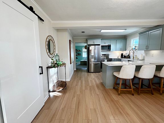 4th image of 455 61st Ave NE