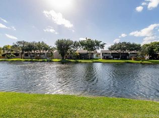 5160 S University Dr, Davie, FL 33328