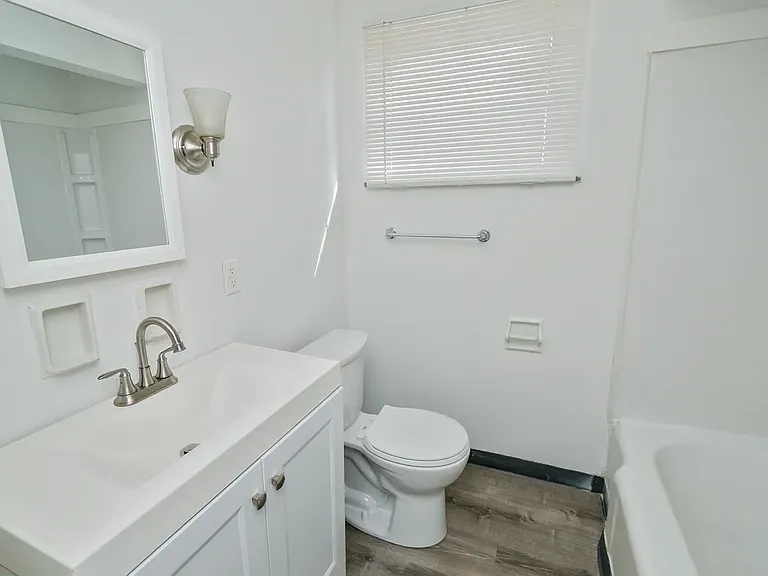 1198 Linwood Ave #1198 — Photo 13
