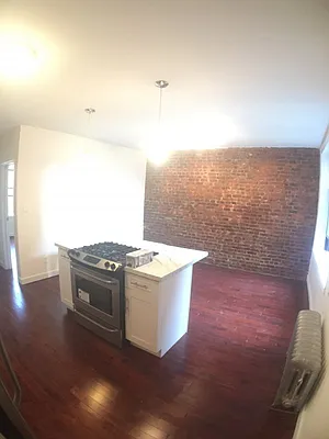 Rented by Bohemia Realty Group | media 18