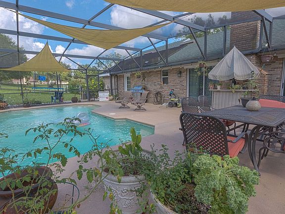 4th image of 15428 Thoroughbred Ln