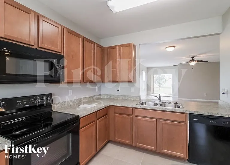 2532 SW 9th Pl — Photo 6