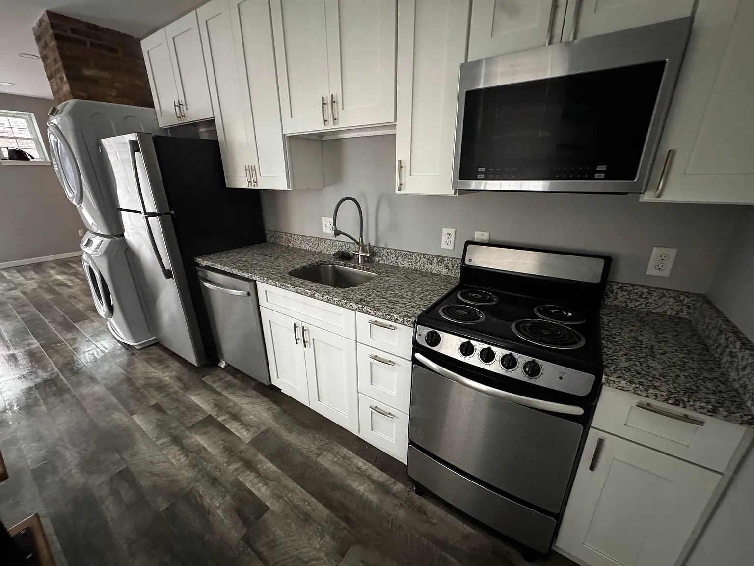 Bright 1BR/1BA on Lombard St — Photo 4