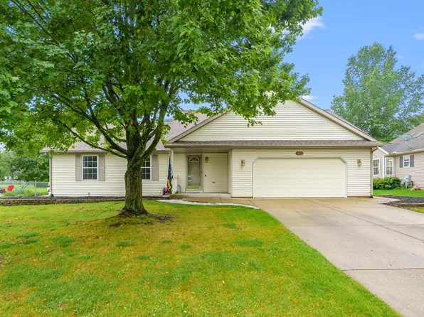 3061 Mandarin Grove Ln, Kalamazoo, MI 49004