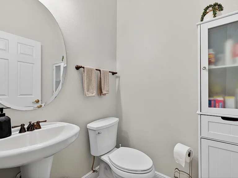1121 Charming St — Photo 15