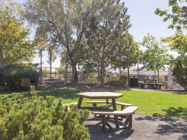 Reno Vista Apartments — Photo 8
