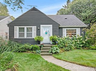 1651 Chamberlain Ave SE, Grand Rapids, MI 49506