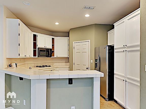 4th image of 133 Bridgeway Ct