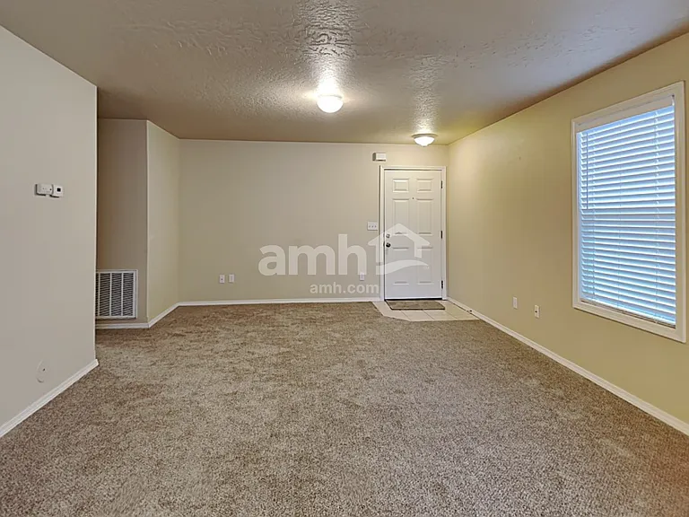 6360 S White Cliff Ave — Photo 5