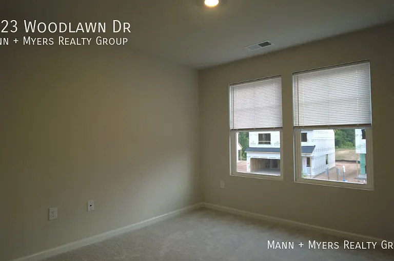 5823 Woodlawn Dr — Photo 14