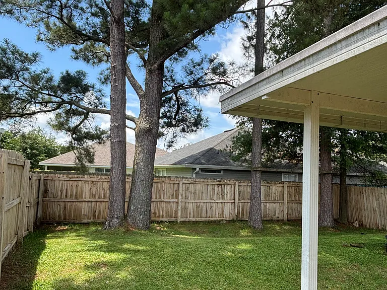1483 Dunhurst Dr — Photo 3