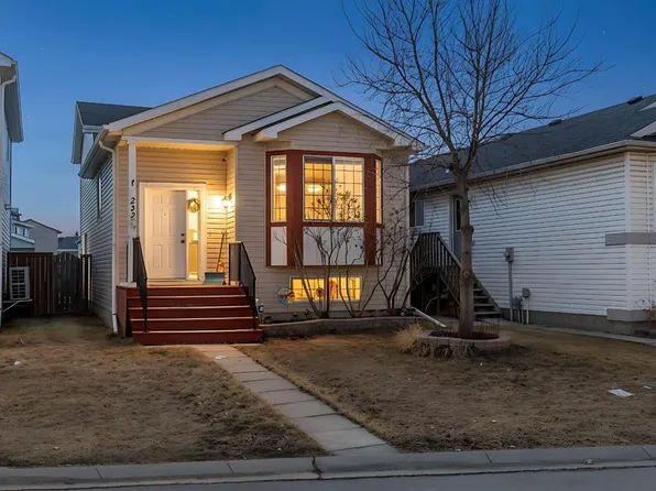 232 E Martin Crossing Way NE, Calgary, AB T3J 3V4