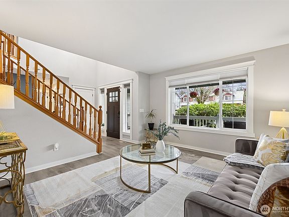5th image of 10822 211th Avenue Ct E