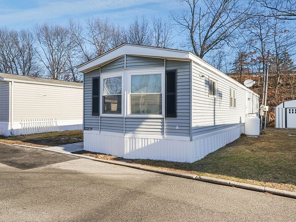 1st image of 548 Kenyon Ave #4