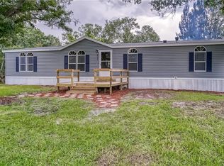 8024 N Meadowview Cir, Tampa, FL 33625