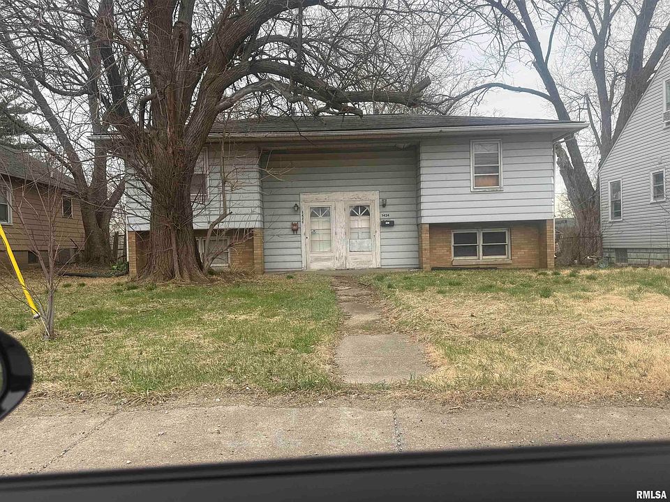 1st image of 1424-26 E War Memorial Dr