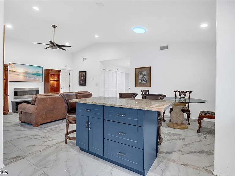 6511 Royal Woods Dr — Photo 12