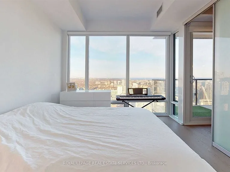 488 University Ave #2703 — Photo 27