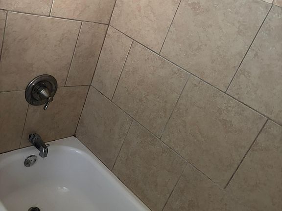 5th image of 504 Lynda Ln