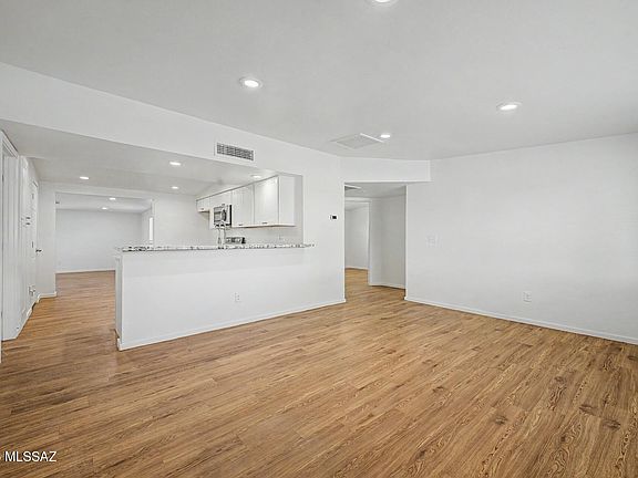 2nd image of 2242 W Calle Comodo