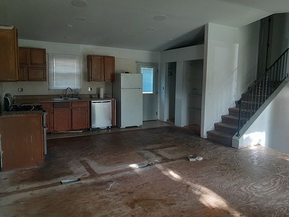 2nd image of 917 Lorelei Dr