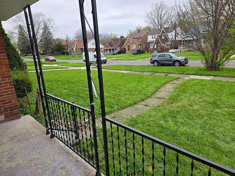 12840 Kilbourne St — Photo 3