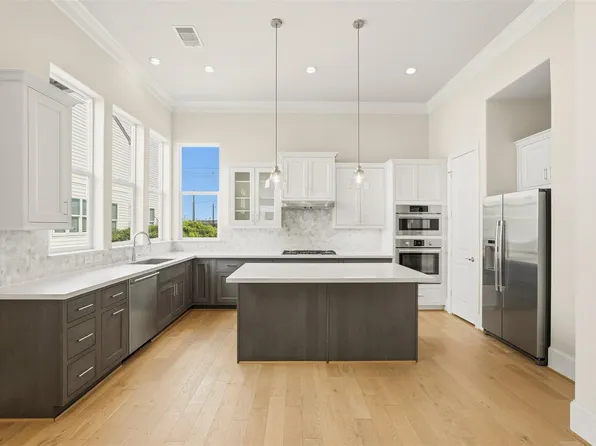 3413 Timbergrove Oaks St, Houston, TX 77008