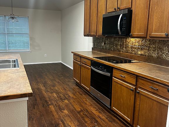 5th image of 5414 Old Blush Dr