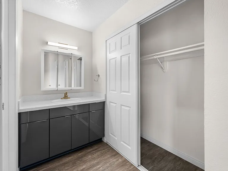 2701 W McFadden Ave — Photo 9