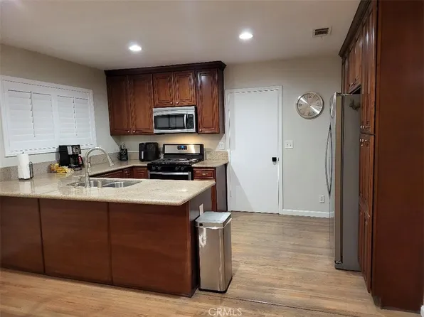7951 Devenir Ave, Downey, CA 90242