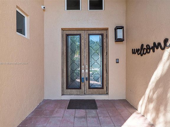 5th image of 2622 Oakmont