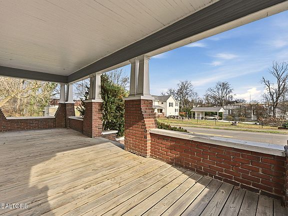 3rd image of 400 N Main St