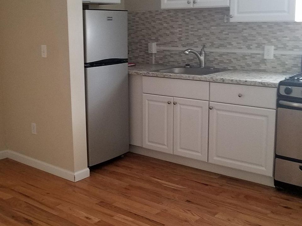1st image of 1141 N Washington St #3