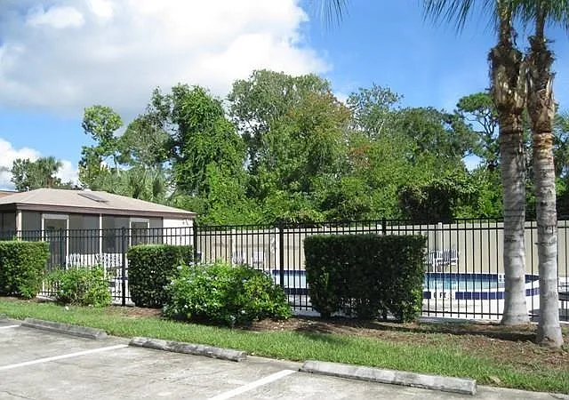 54 Forest Rd — Photo 2