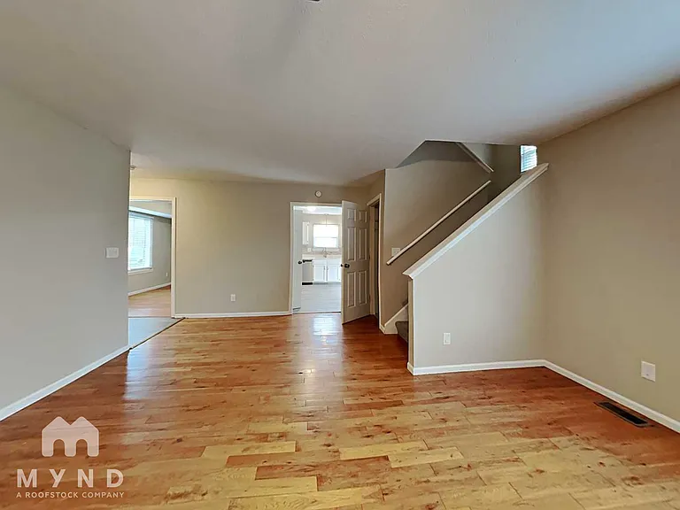 105 W Carolina St — Photo 3