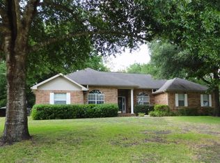 5520 Monterrey Rd, Crestview, FL 32539