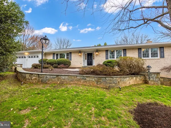 2701 Verily Ct, Oakton, VA 22124