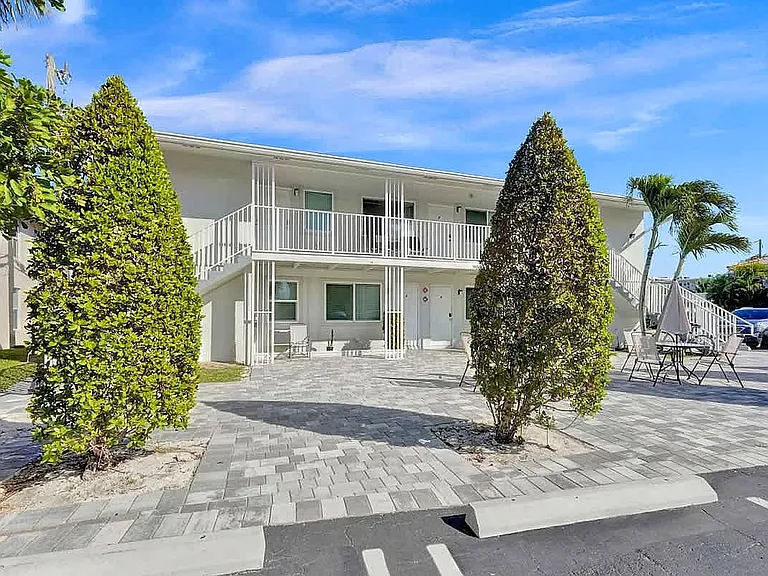 906 N Riverside Dr #ID1504053P — Photo 19