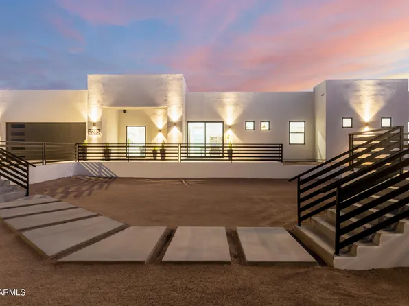 2245 E DESERT Lane, Phoenix, AZ 85042