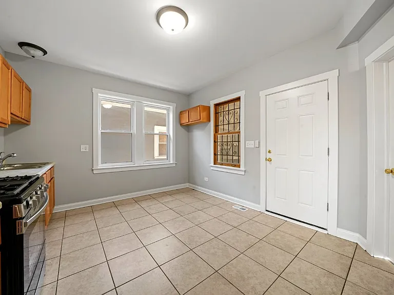 1532 Lombard Ave — Photo 7