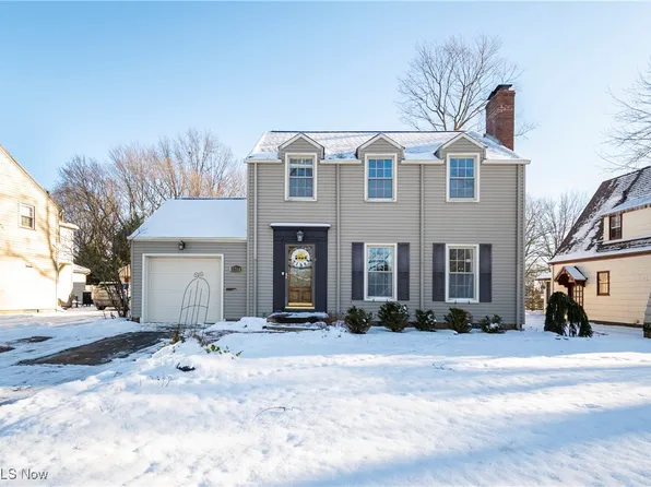 5749 Gilbert Dr, Youngstown, OH 44512